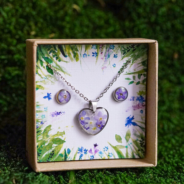 Zestaw: kolczyki sztyfty i wisiorek