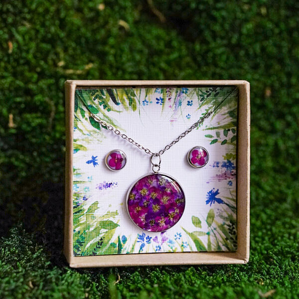 Zestaw: kolczyki sztyfty i naszyjnik